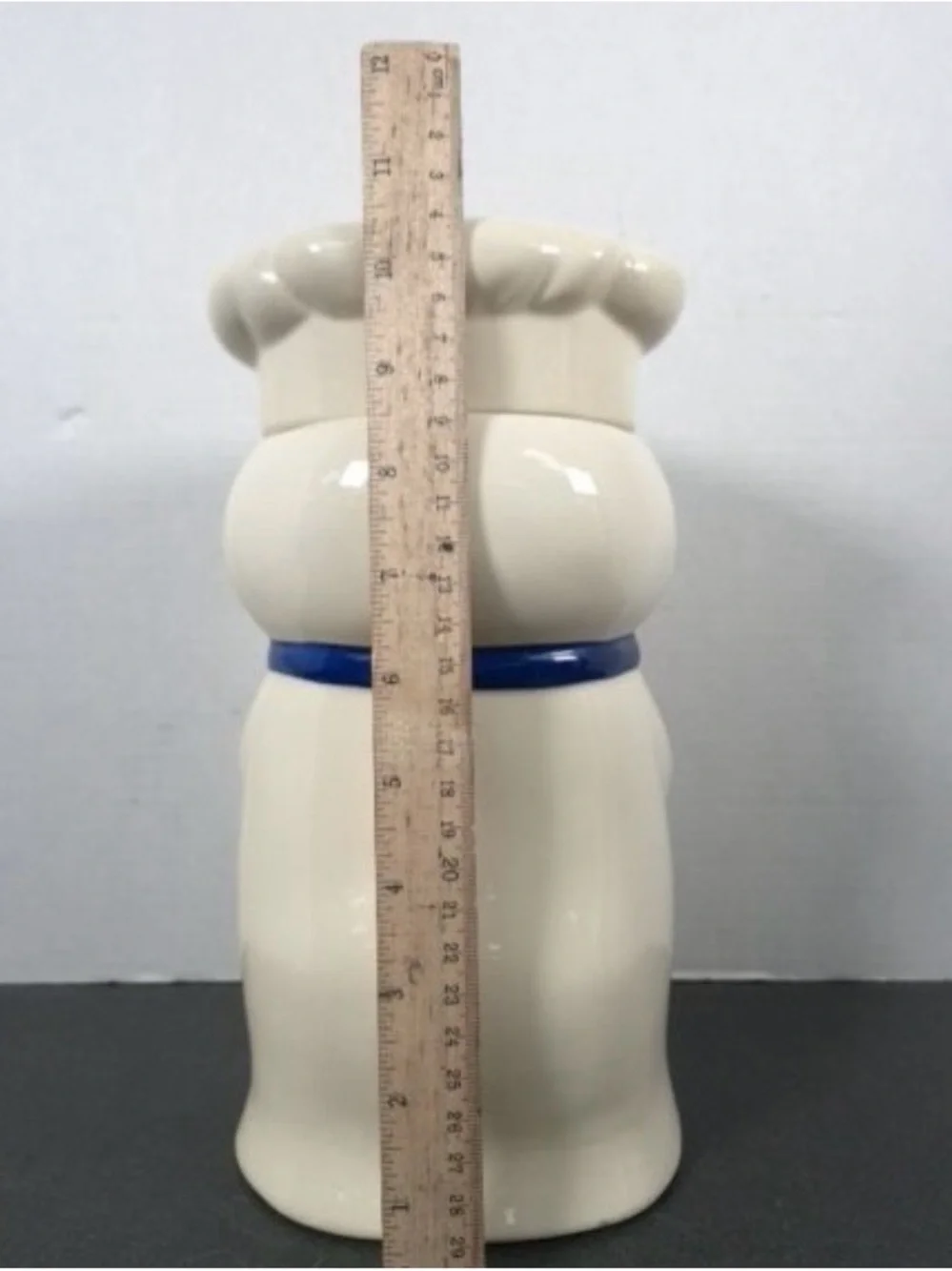 Vintage 1973 Official Pillsbury Dough Boy Ceramic Cookie Jar *slight lid grazing